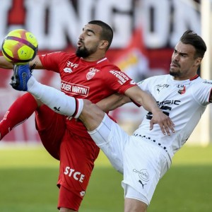  波尔多客场不敌南特，定位球失误成致命软肋