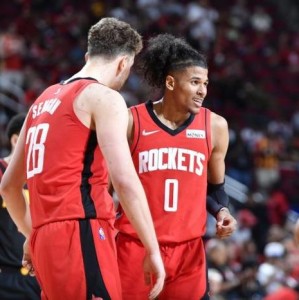  申京两双火箭主场惜败雷霆